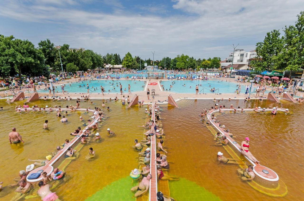 Hunguest Hotel Aqua Sol Hajduszoboszlo Exterior foto